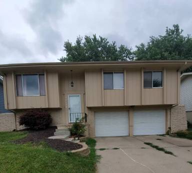 Main picture of 10218 Weir St