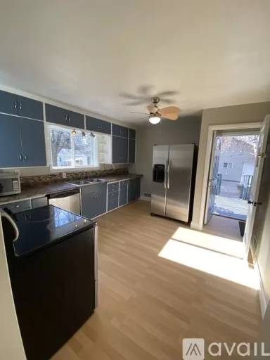 Main picture of 813 1st Ave NE
