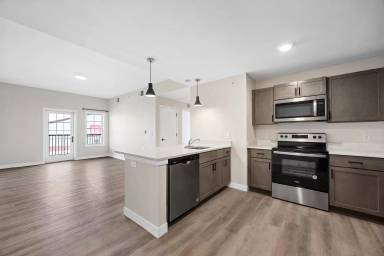 Main picture of 700 Mustang Ln