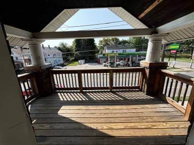 Main picture of 1108 E Lake Rd
