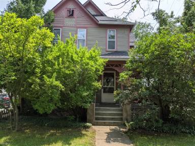 Main picture of 821 W Liberty St