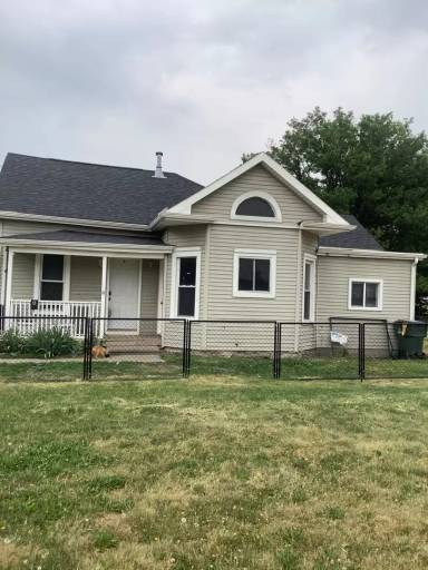 Main picture of 500 C Ave NW