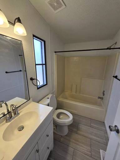 Main picture of 8536 River St NE