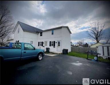 Main picture of 12 Oak St