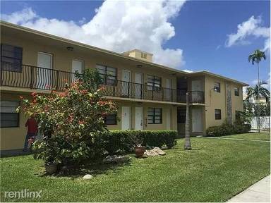 Main picture of 4450 SW 67th Avenue