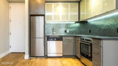 Main picture of 185 Leonard St