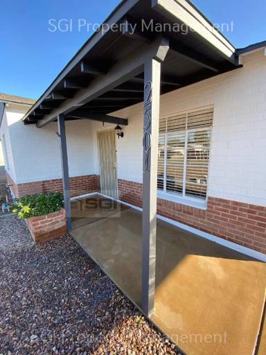 Main picture of 2501 E Avalon Dr