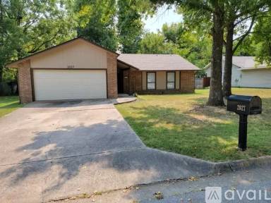 Main picture of 2027 E Magnolia Dr