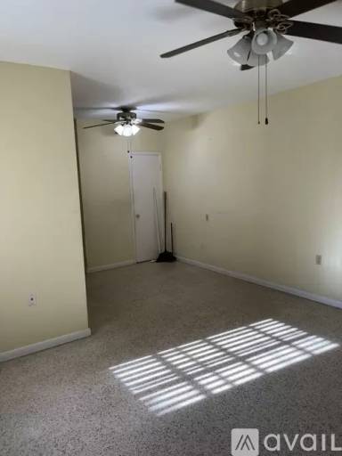 Main picture of 3587 SW 15th St