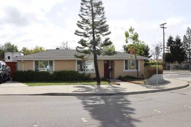 Main picture of 2004 Calaveras Rd
