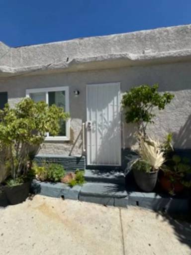 Main picture of 2561 Colorado Blvd