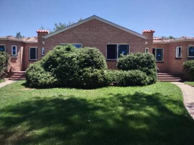Main picture of 774 Dahlia St
