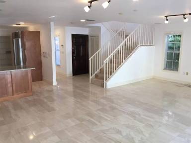 Main picture of 3087 Shipping Ave