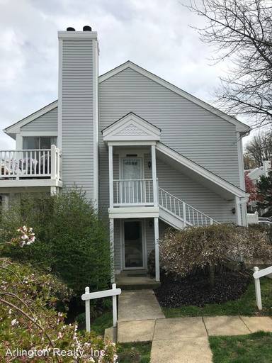 Main picture of 2917D S Woodstock St