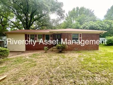 Main picture of 1752 Carlyle Rd