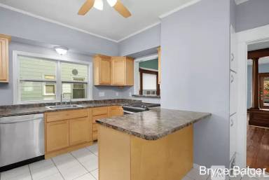 Main picture of 1350 Davis Ave NW