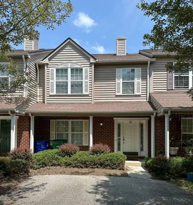 Main picture of 815 Oaktree Blvd