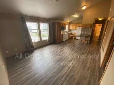 Main picture of 535 Mitchell St