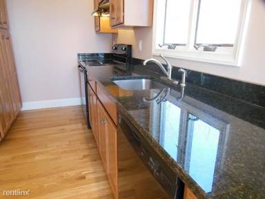 Main picture of 32 Stanley Ave