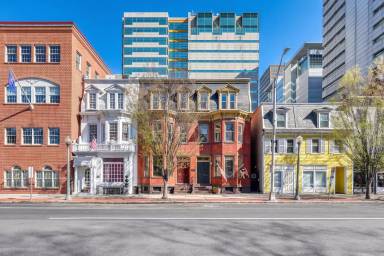 Main picture of 411 1/2 Walnut St