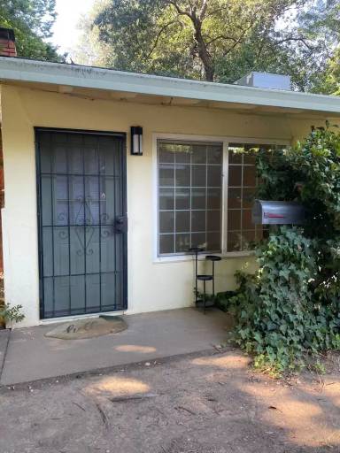 Main picture of 2266 Washington Ave