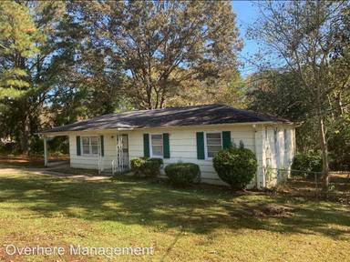 Main picture of 2245 3rd St NE