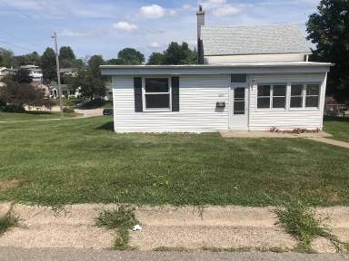 Main picture of 2891 Indiana Ave