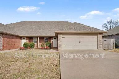 Main picture of 3006 SW Deerfield Blvd
