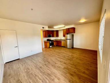 Main picture of 840 Palm Ave