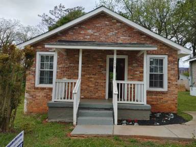 Main picture of 102 Taylor St