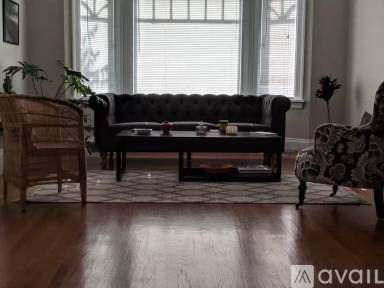 Main picture of 1685 Oxford St