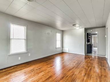 Main picture of 2428 NW 36th St