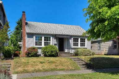 Main picture of 4789 N Amherst St