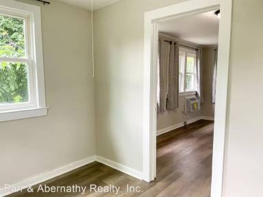 Main picture of 2612 Wise St