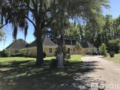 Main picture of 1910 NW 13th Pl
