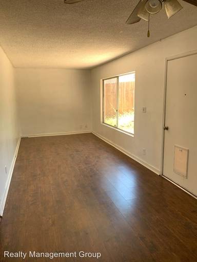Main picture of 2263 Berry St