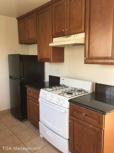 Main picture of 4270 W 4th St
