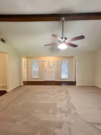 Main picture of 100 Comanche Ct