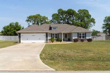 Main picture of 10 Silver Eagle Ct