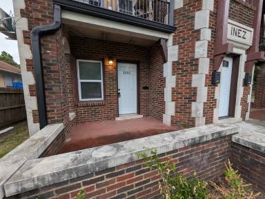 Main picture of 2206 E 7th St