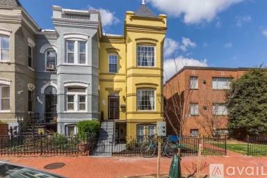 Main picture of 624 11th St NE