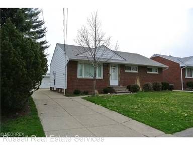 Main picture of 861 E 245th St