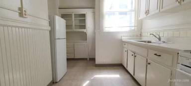 Main picture of 2 Castro St