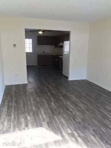 Main picture of 228 W 12th St