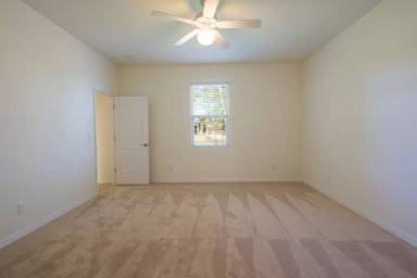 Main picture of 1810 NE 40th Ln