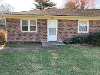 Main picture of 903 E 104th St