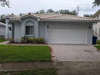 Main picture of 12381 Natalies Cove Rd