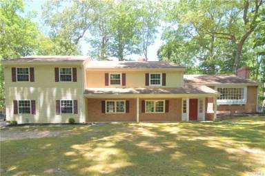 Main picture of 10240 Apache Rd