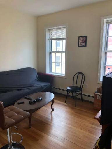 Main picture of 42 Gardner St