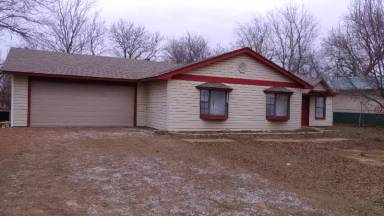 Main picture of 8717 Main St